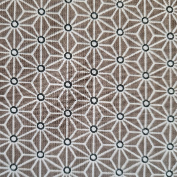 Stoff Baumwollstoff Japan Asanoha Grafik taupe weiss 0,5
