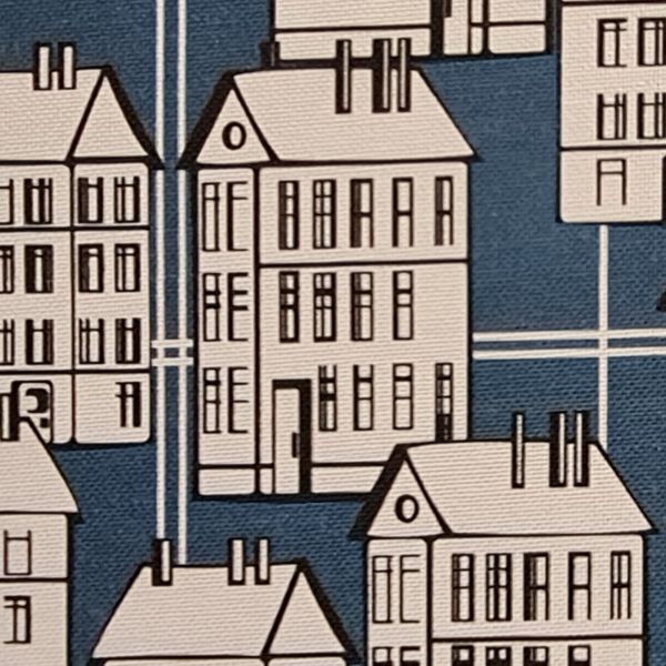Kurzstück Stoff Mischgewebe "Madness" Häuser skandiinavisch jeansblau weiss 0,60m x 1,40m
