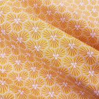 Stoff Baumwolle "Riad"gelb safran Blüten Waben sechseck grafisch 0,5 Stoff Baumwolle "Riad"gelb safran Blüten Waben sechseck grafisch 0,5