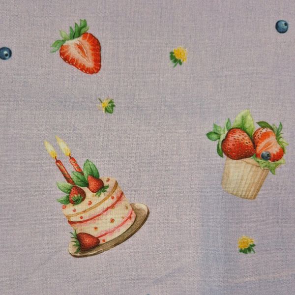 Stoff Baumwolle Popeline "Cakes & Berries" pastell Lila Kleiderstoff Dekostoff digital 0,5