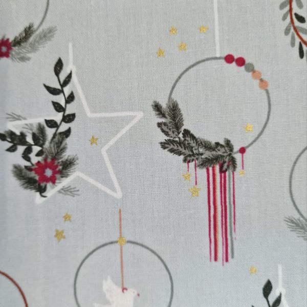 Stoff Baumwolle "Mila" hellgrau Kränze Advent Weihnachten 0,5 Weihnachtsstoff