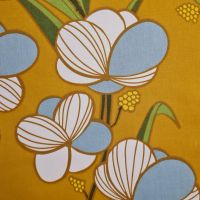 Vorschau: Stoff Baumwolle satiniert "Iphigenie" moutarde Blumen Camelien hellblau 0,5 Vorschau: Stoff Baumwolle satiniert "Iphigenie" moutarde Blumen Camelien hellblau 0,5
